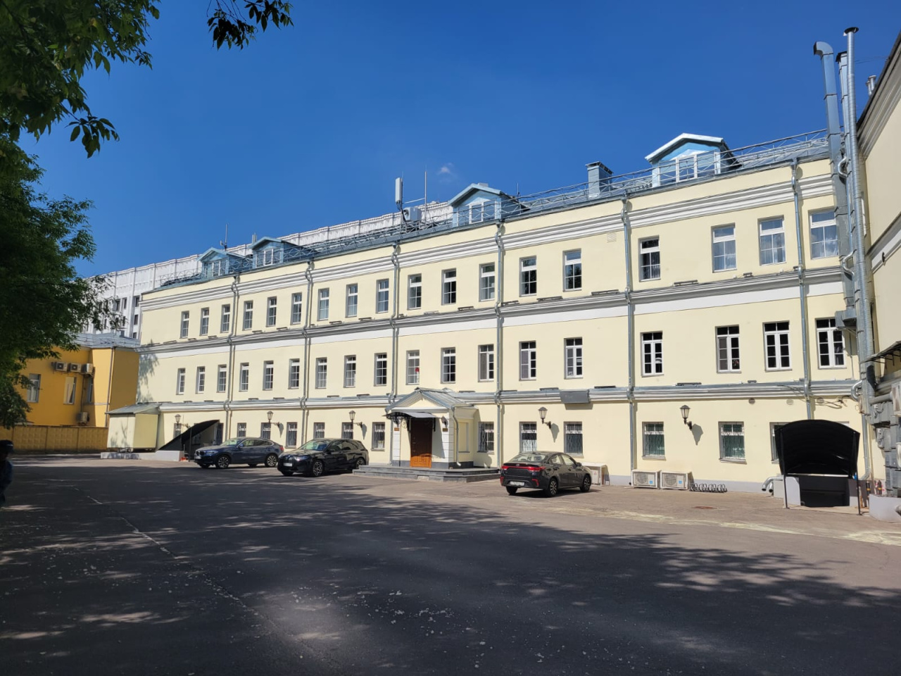 фасад дома, здание по адресу г Москва, ул Воздвиженка, д 7/6 стр 1 